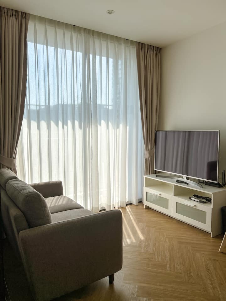 1br Cozy Stay Near Nana/asoke Perfect For Getaway - Bangkok