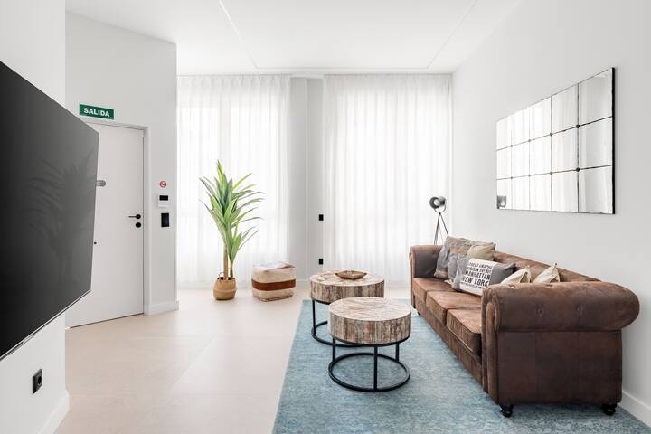 Quiet lovely Malasaña 2 BDR 2 Baths gallery image 2