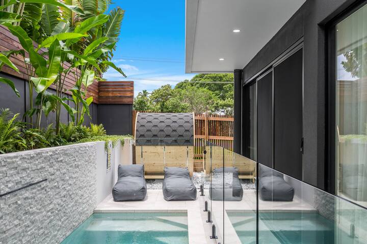 Poet’s Corner | 6 Bedroom | Heated Pool & Sauna gallery image 4