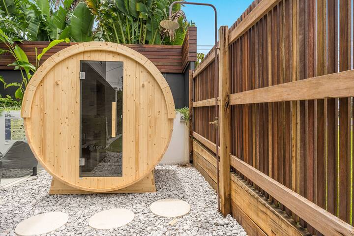 Poet’s Corner | 6 Bedroom | Heated Pool & Sauna gallery image 3