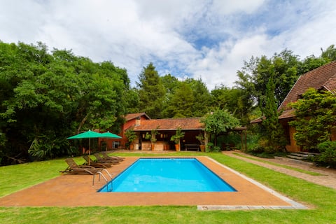 Children's Birthday with Pool 30 people or more