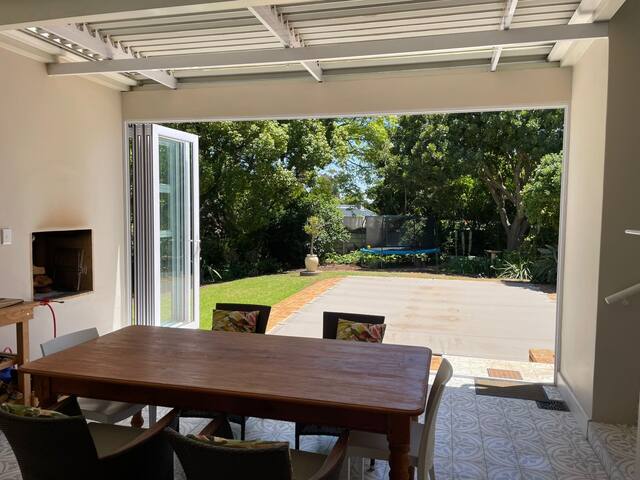 Durbanville Hills Family Home gallery image 2