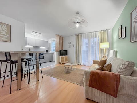 Cozy 2-room apartment in Fegersheim with balcony & private parking