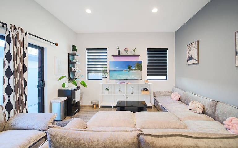 Quiet Family Comfort in Culver City: Safe LA Stay gallery image 4