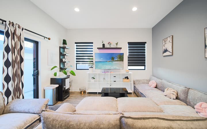 Quiet Family Comfort In Culver City: Safe La Stay - Culver City, CA