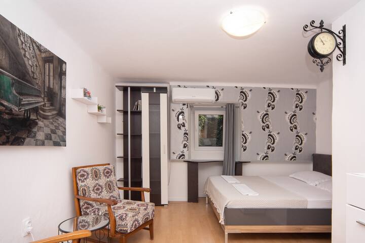 საძინებელი 1