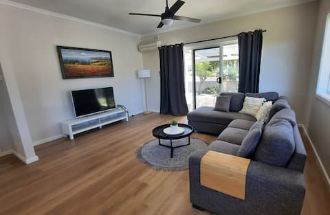 Popular Airbnb listing: Tidal Pool Retreat | Central - 50m to beach in Kingscote