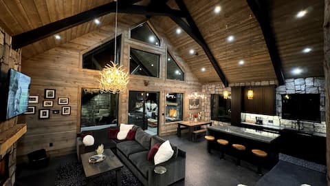 Sauna, Fire Pit, 4BR w/en-suites