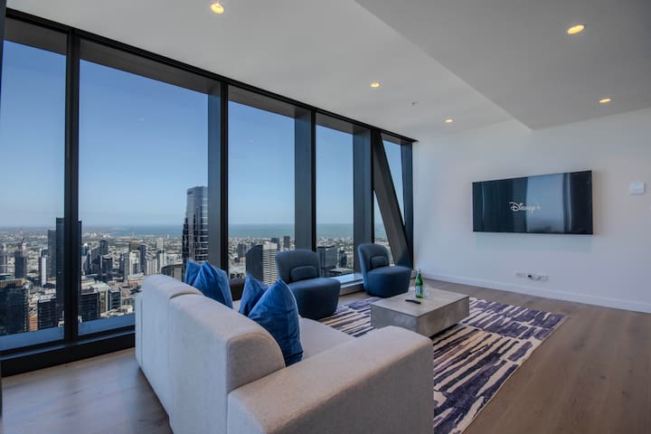 Luxury City Views, 2B2B, Free Park, Lap Pool, Gym