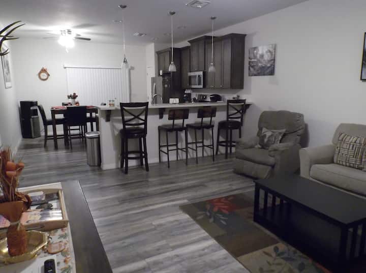 Quiet House Close To The River - Bullhead City, AZ