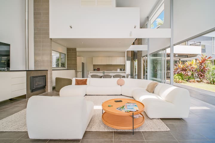 Noosa Summit Tropical Retreat - Pomona