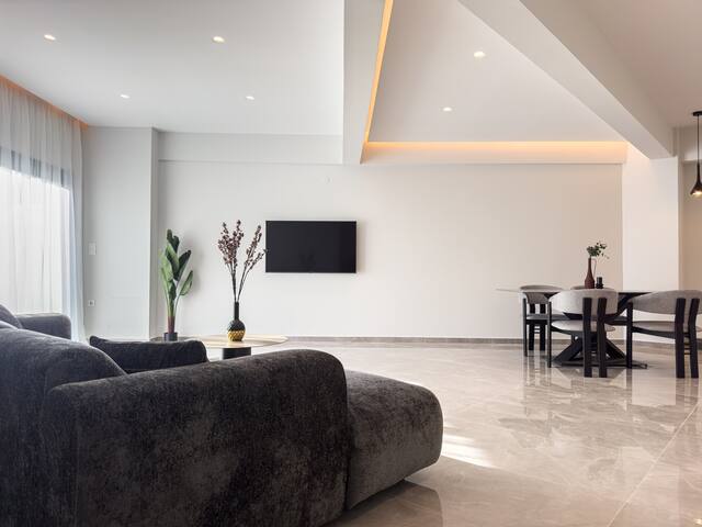 Villa 8 Family Suite with 3 beds and balconies gallery image 2