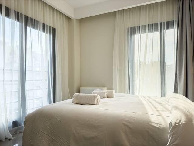 Villa 8 Family Suite with 3 beds and balconies gallery image 4