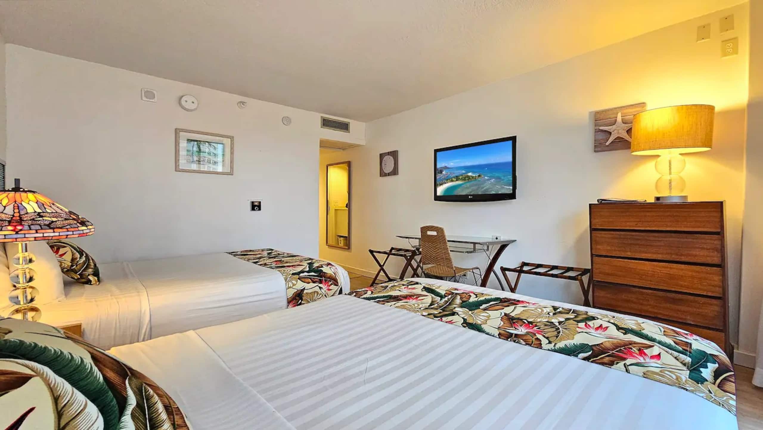 Modern studio w/ pool & BBQ access - Image 30