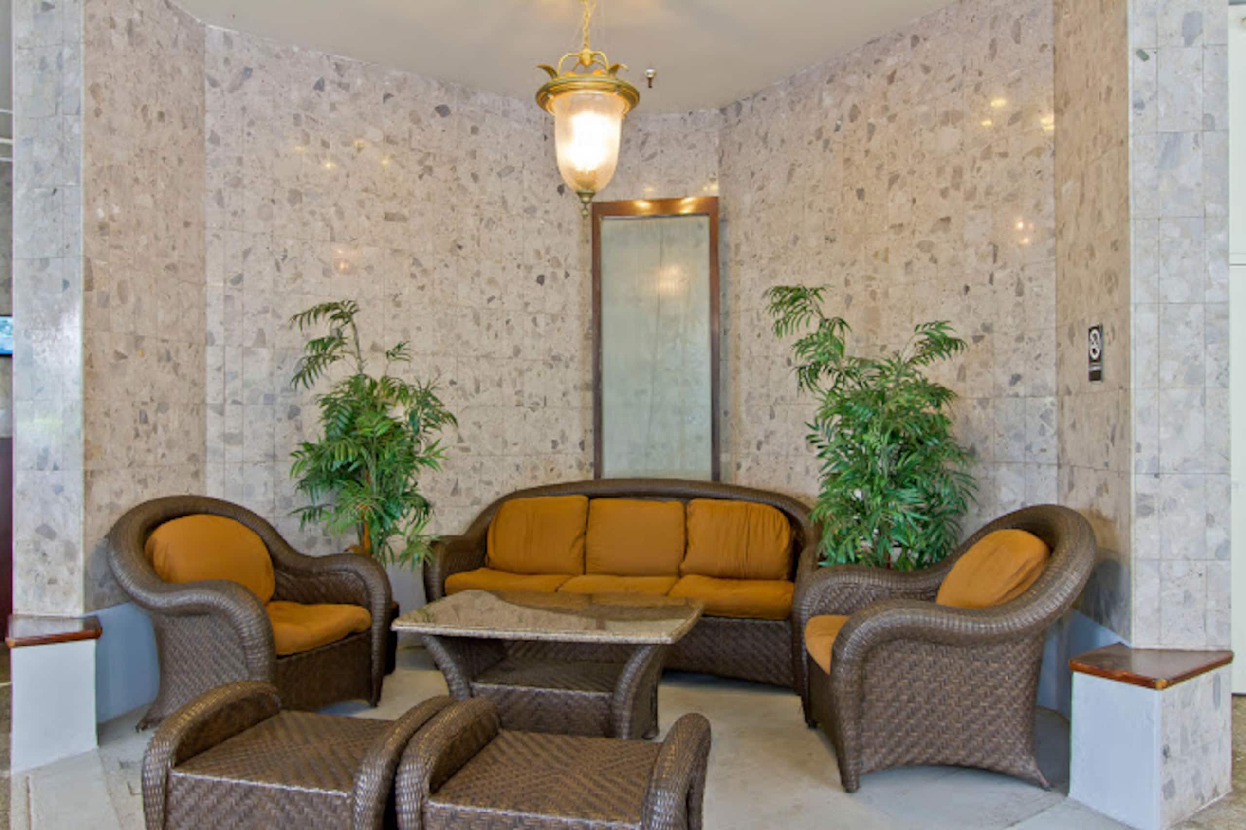 Condo in Honolulu · ★4.9 · 1 bedroom · 2 beds · 1 bath - Image 4