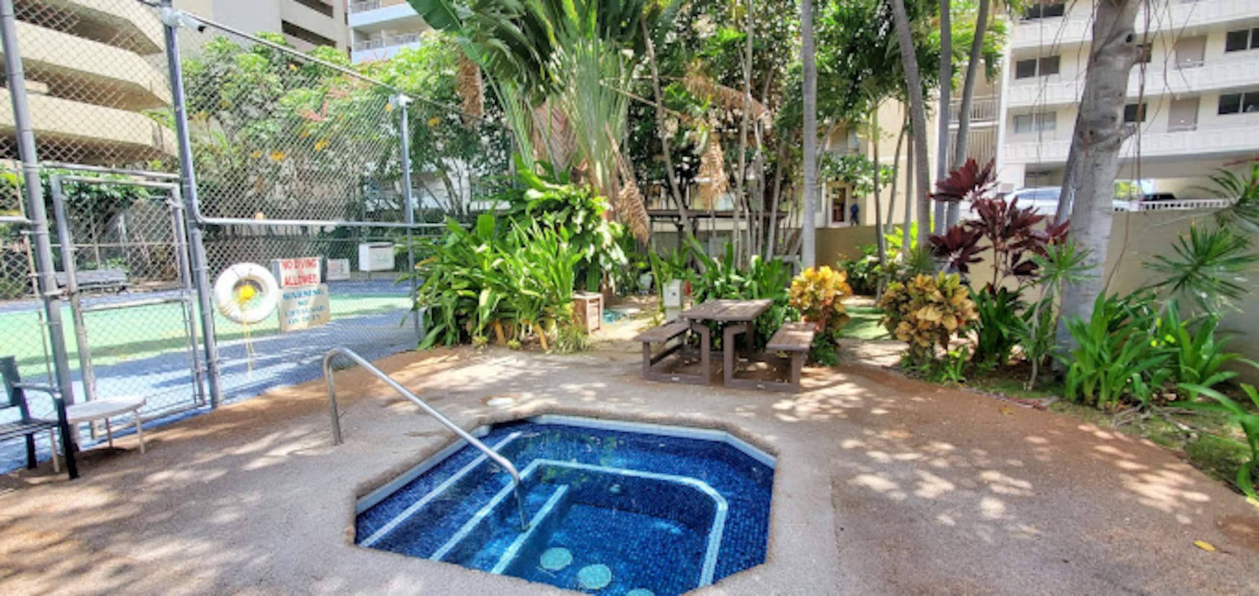 Condo in Honolulu · ★4.9 · 1 bedroom · 2 beds · 1 bath - Image 26