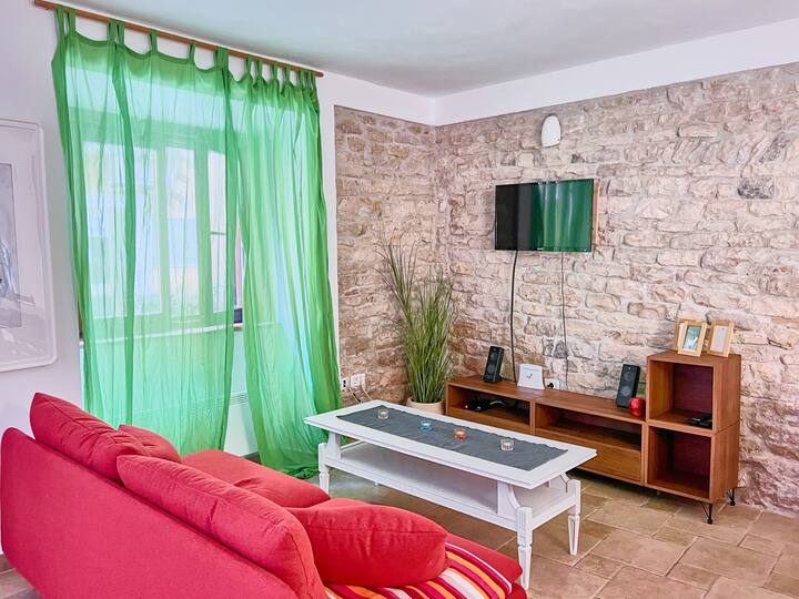Aja - A Cozy Family House In The Old Town - Novigrad