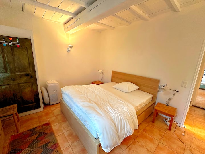 Schlafzimmer 1