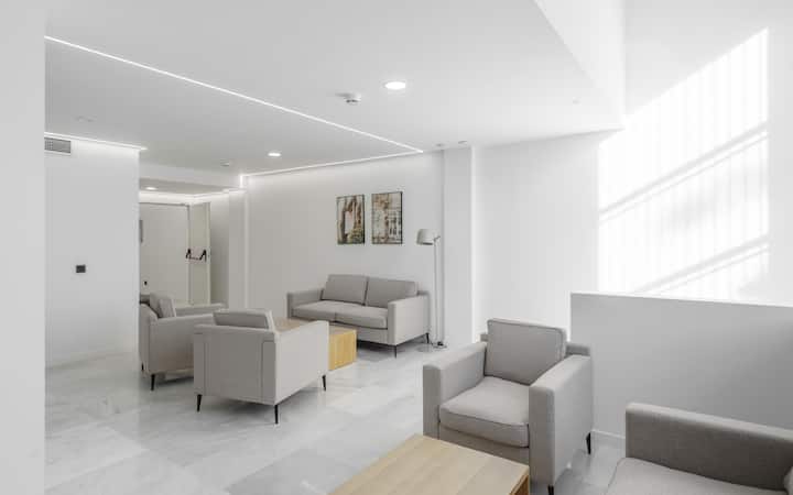Limehome Jerez De La Frontera | Studio + Balcony - Jerez de la Frontera
