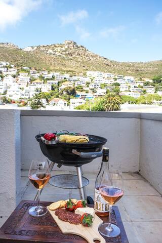 Fish Hoek Beach Life | Apt w/ Garage & BBQ