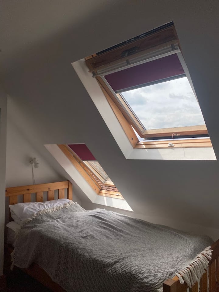 2 single beds in attic room 