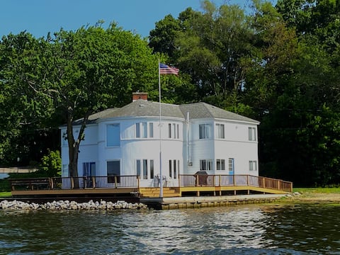 Family Cottage on Spring Lake