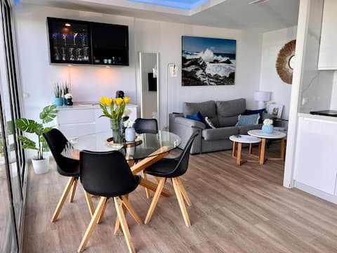 Popular Airbnb listing: Ventana al Mar: Pool & Beach Access with Elevator in Torremolinos