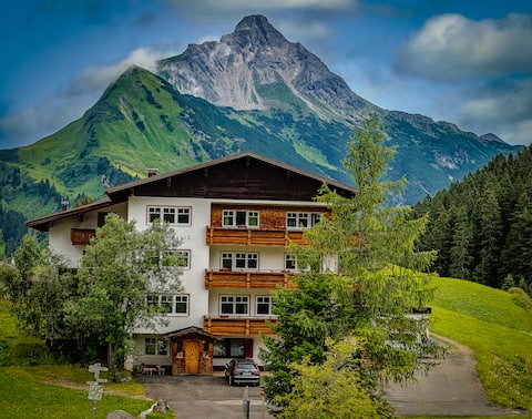 Haus Wallis FeWo Zaubersee - Ski-In & Out Arlberg