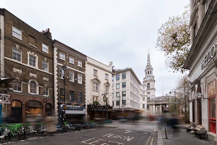 Trafalgar Square entire HOUSE 4 Bedrooms Lux gallery image 4