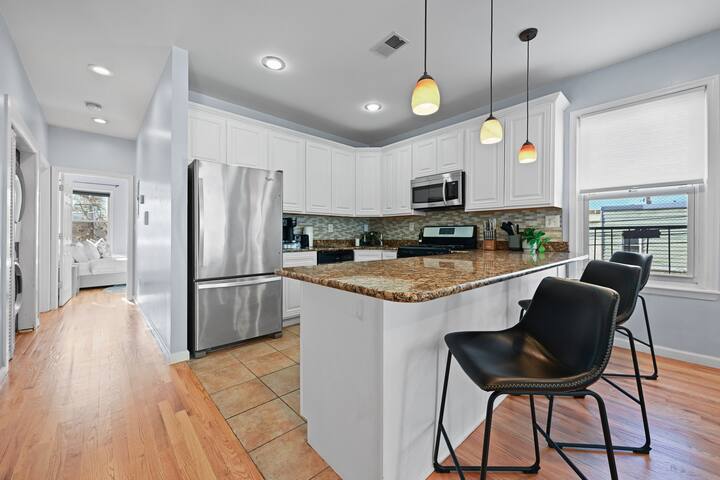 Spacious 3Bed Retreat w/ Parking & Easy NYC Access gallery image 5