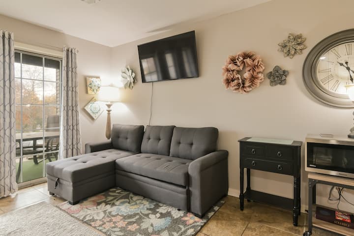 Serene Escape In The Heart Of Fall Creek - Branson, MO