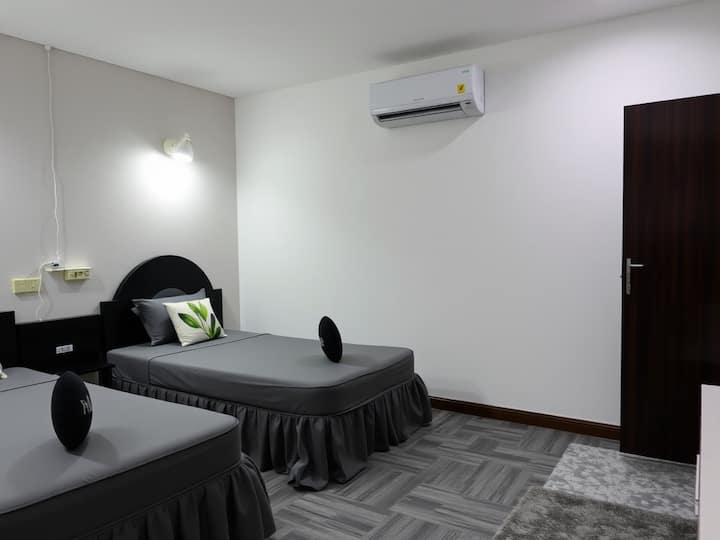 Cozy Twin Retreat In The Heart Of Phi Phi Island - Ko Phi Phi Don