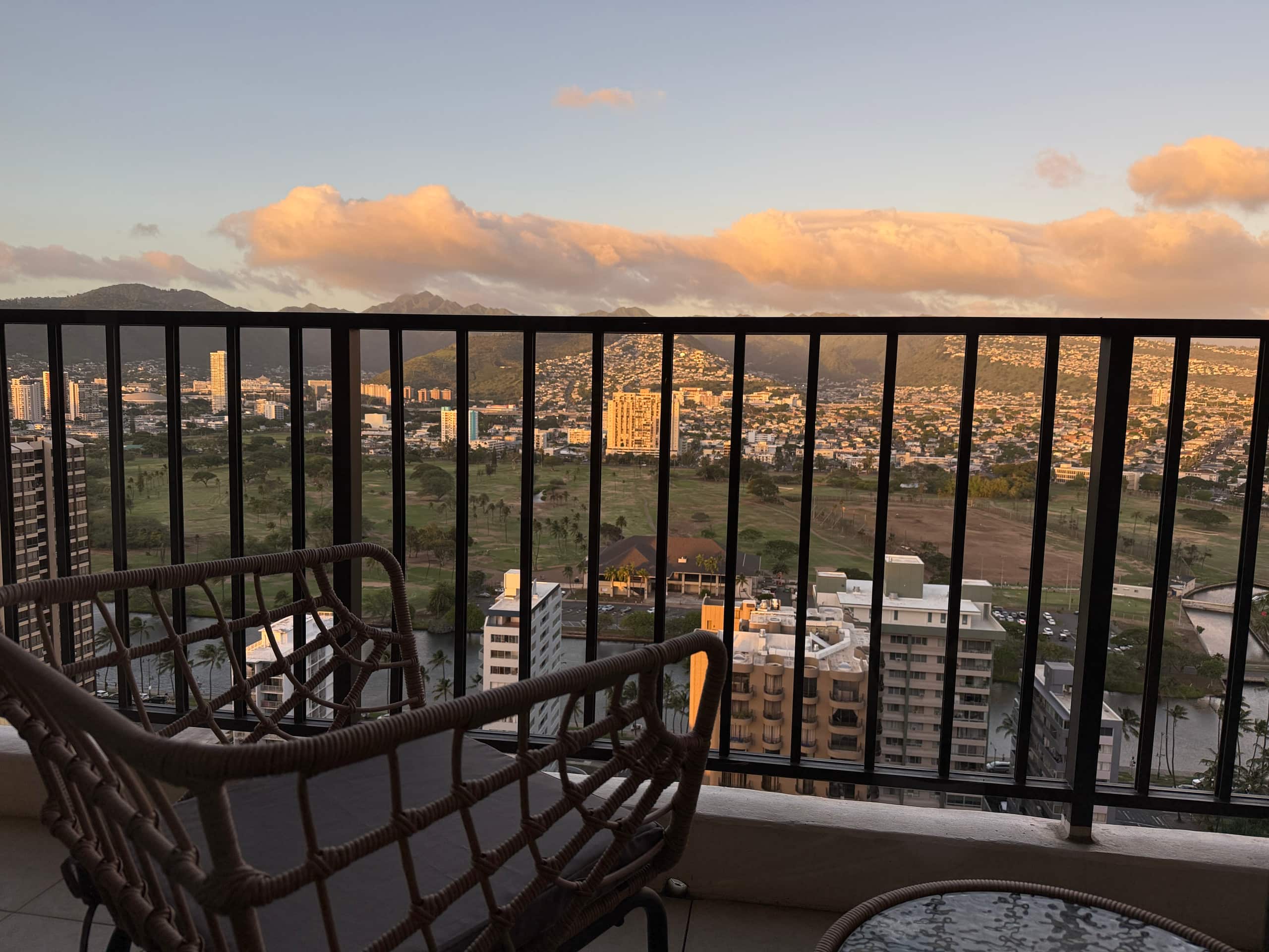 Condo in Honolulu · ★4.91 · 1 bedroom · 3 beds · 1 private bath - Image 18