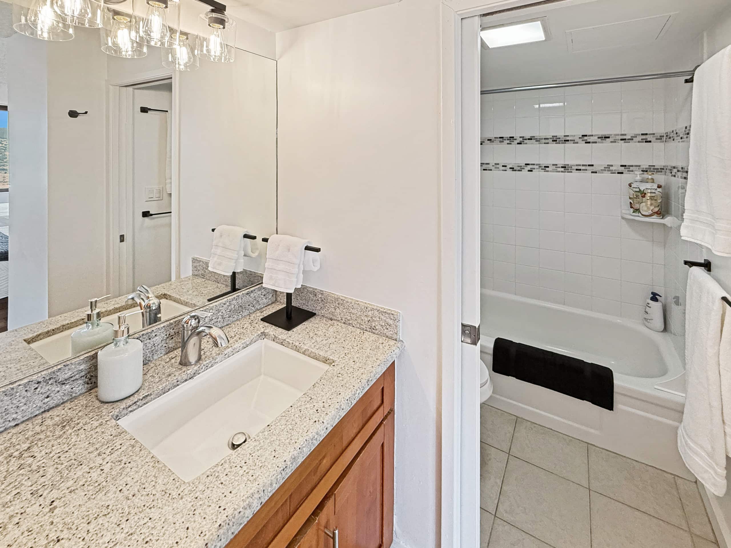 Condo in Honolulu · ★4.91 · 1 bedroom · 3 beds · 1 private bath - Image 12