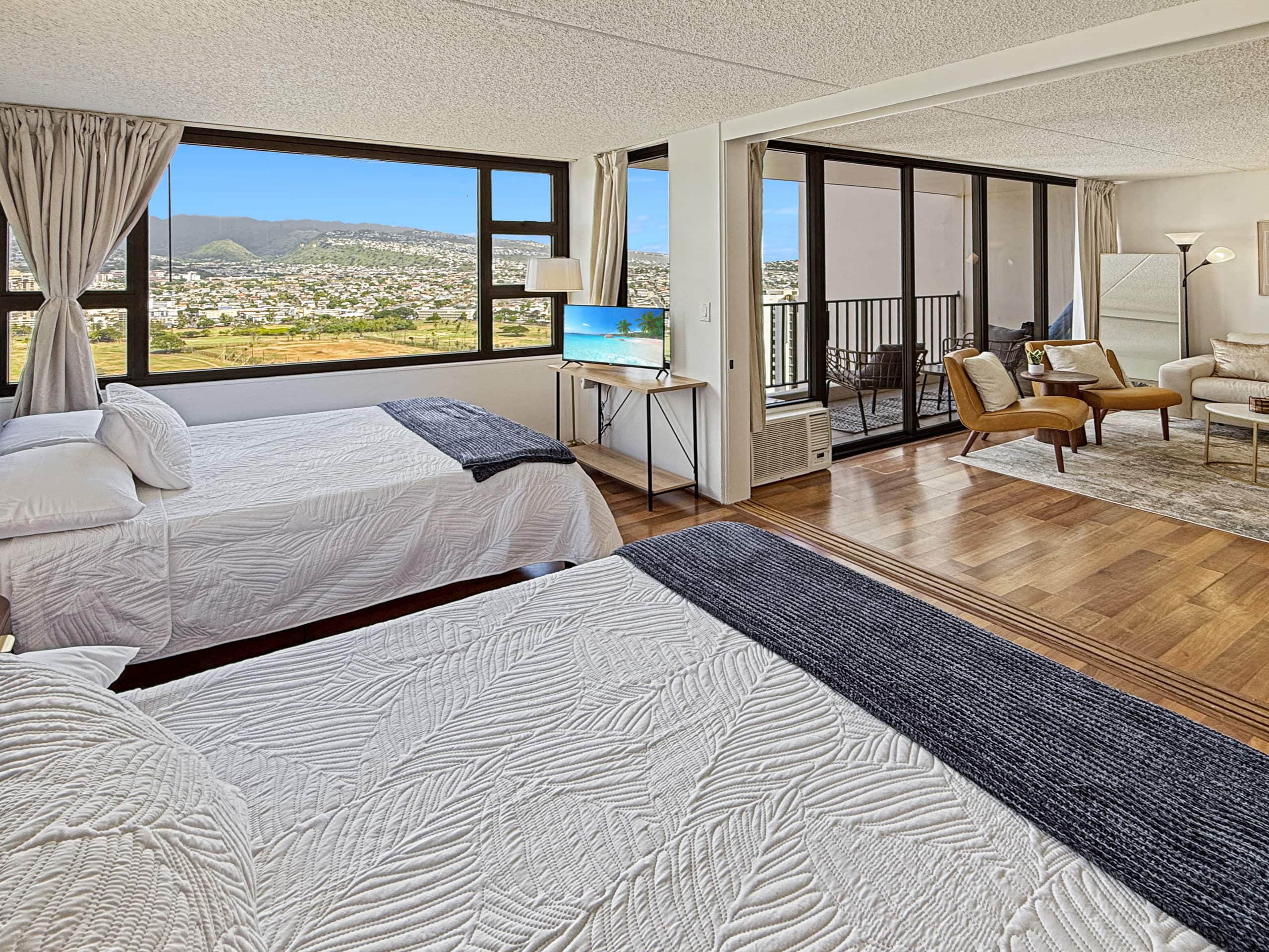 Condo in Honolulu · ★4.91 · 1 bedroom · 3 beds · 1 private bath - Image 11