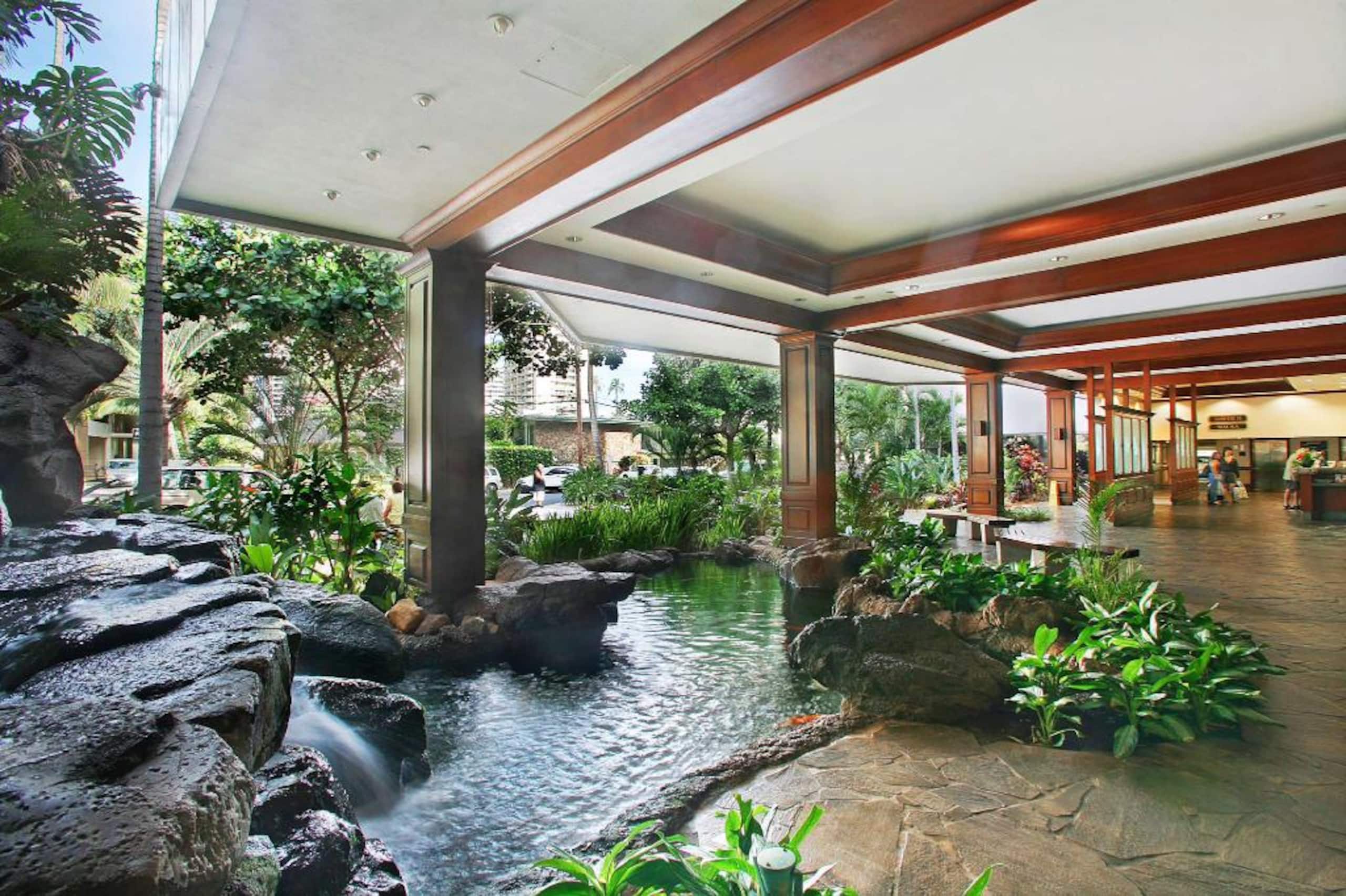 Condo in Honolulu · ★4.91 · 1 bedroom · 3 beds · 1 private bath - Image 30