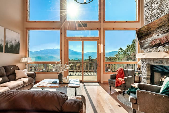 Stunning Mountain View, Hot Tub, Firepit, Gameroom - Gatlinburg, TN