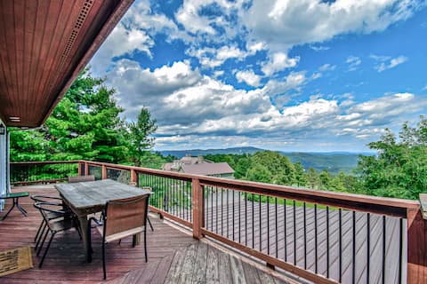 Boone Mountain Getaway- Hot Tub, Firepit