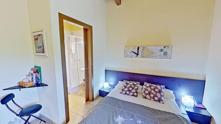 חדר 4 בקומה 2 חדר Chikako Taketani (צייר) 1 מיטה זוגית 145x190