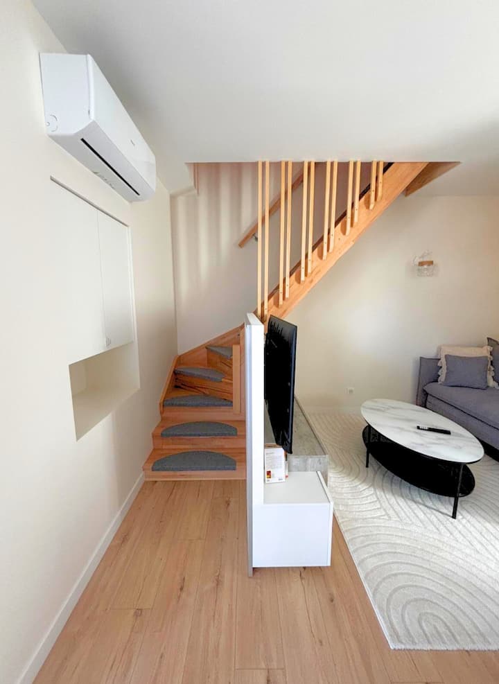 Appartement 2 / 4 personnes / étage 1 & 2 : ACCES CHAMBRE & SDB