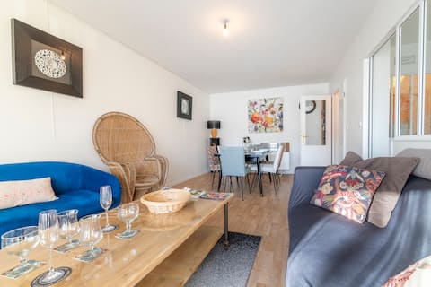 Cozy 2-bedroom apartment with terrace and parking