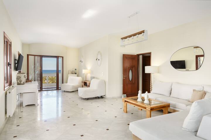 Seaview Villa w/Private Pool, BBQ 1,5km from beach gallery image 3