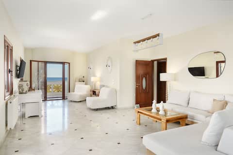 Successful Airbnb property: Seaview Villa w/Private Pool, BBQ 1,5km from beach in Δήμος Ρεθύμνης