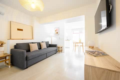 Popular Airbnb listing: Juanito Marañón by 10Tosea. 2 bedrooms in Fuengirola