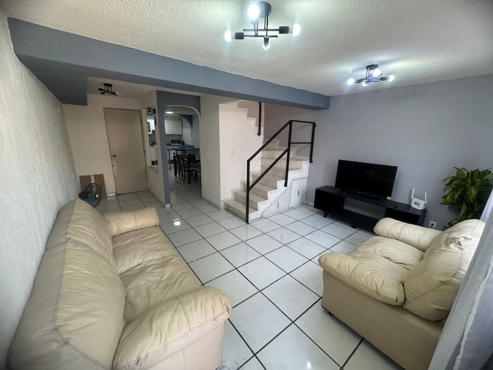 Nice and safe house 3 minutes from the shopping plaza