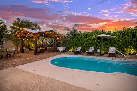 Heated Pool, Firepit, Gazebo, Pet OK