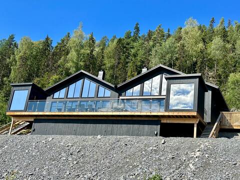 Luxurious with miles of views over the whole of Järvsö!