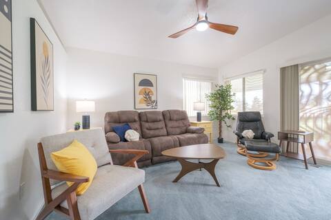 2BR Desert Resort Gem Home w/Mountain & Lake Views