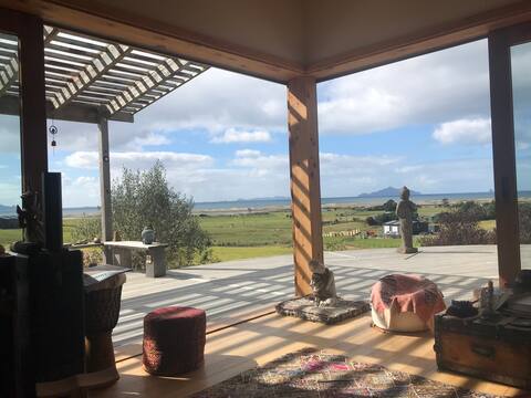 Successful Airbnb property: Ocean Dreaming, Waipu Cove - House & Cottage in Whangarei District