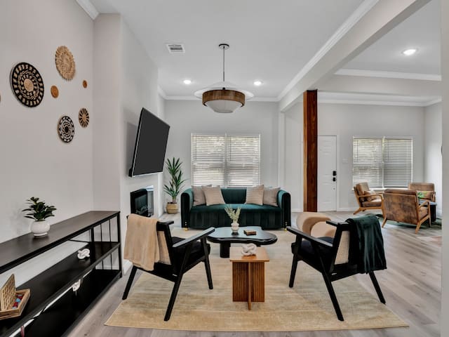 Modern Luxury Minutes from Downtown Dallas